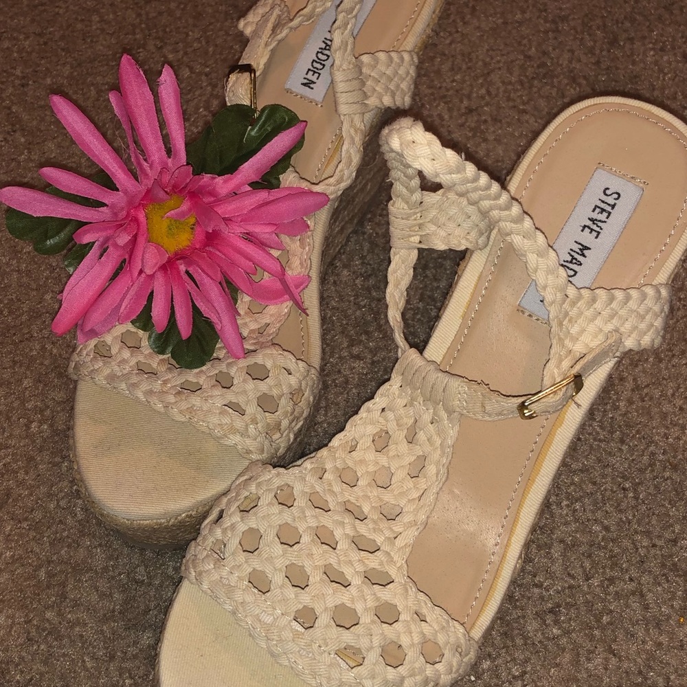Steve Madden. Cream Wedges. Sz 7.5